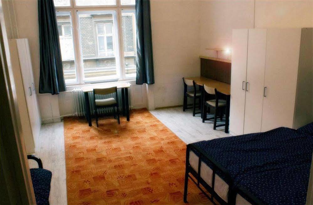 Dbc Hostel Budapest Exterior photo